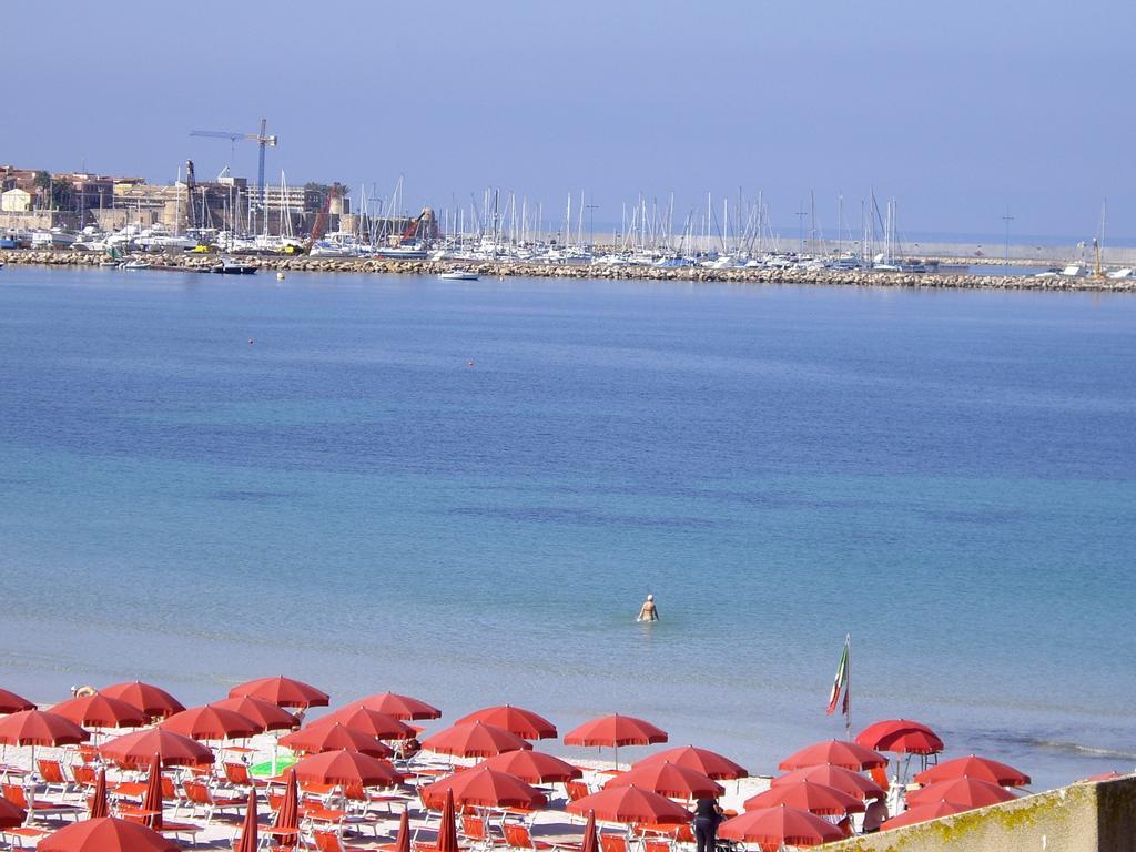 La Terrazza - Residenze Maricharme Apartment Alghero Bagian luar foto